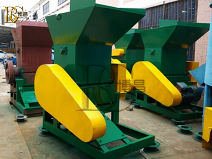 塑膠破碎機廠家在操作切割機時需要注意哪些問題？